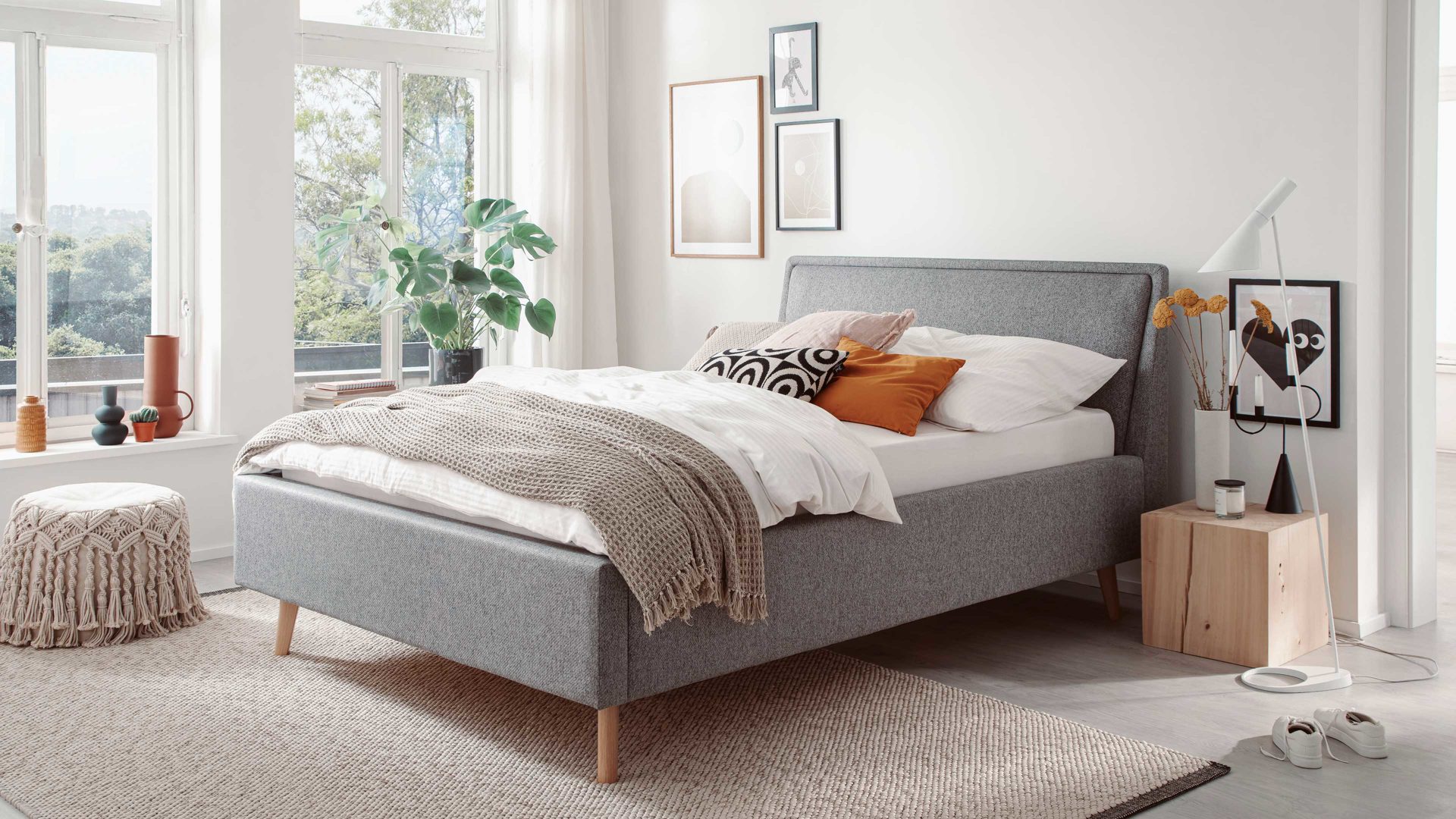 Bettgestell Meise.möbel aus Stoff in Grau Polsterbettgestell Frieda mit Bettkasten grauer Bezug Stelar 92 & eichefarbene Holzfüße - Liegefläche ca. 140 x 200 cm