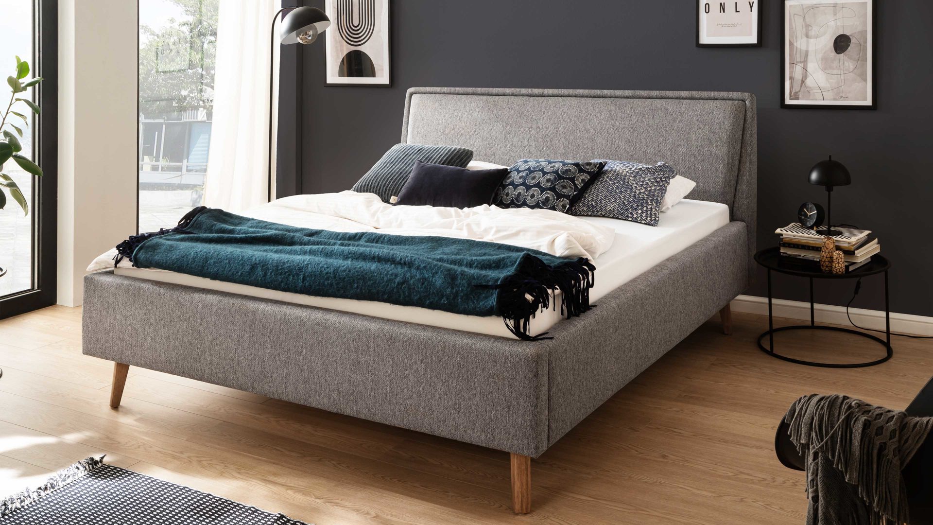 Bettgestell Meise.möbel aus Stoff in Grau Polsterbettgestell Frieda grauer Bezug Stelar 92 & eichefarbene Holzfüße - Liegefläche ca. 160 x 200 cm