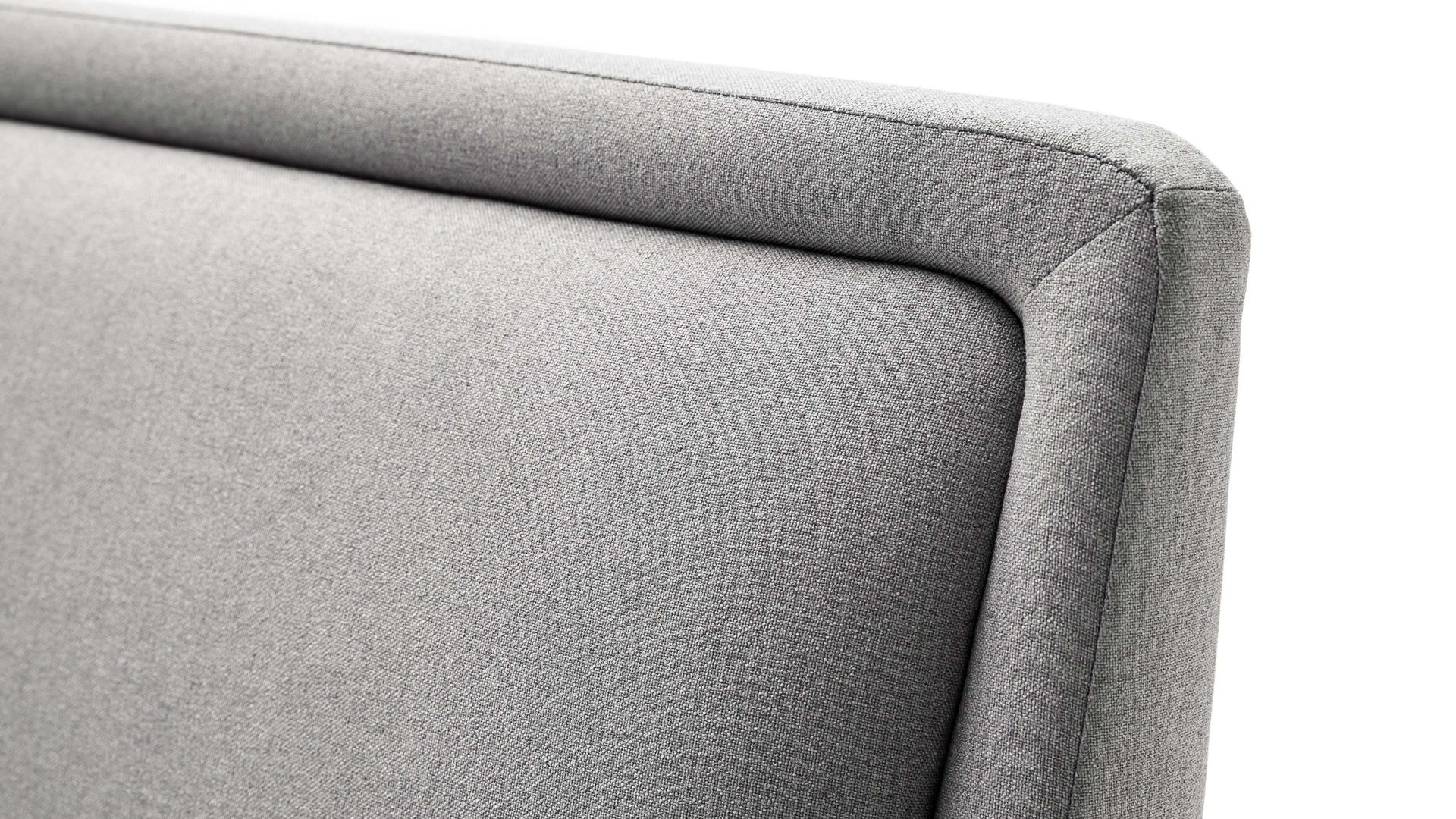 Bettgestell Meise.möbel aus Stoff in Hellgrau Polsterbettgestell Frieda hellgrauer Bezug Sawana 21 & eichefarbene Holzfüße - Liegefläche ca. 180 x 200 cm