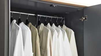 Kleiderstange / Kleiderlift Interliving aus Metall in Chrom Interliving Schlafzimmer Serie 1029 – Kleiderlift verchromt