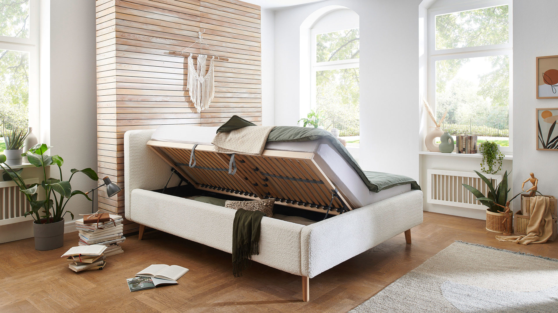 Bettgestell Meise.möbel aus Stoff in Weiß Polsterbettgestell Mattis mit Bettkasten weißer Boucle Bezug Abriamo 4 & Holzfüße - Liegefläche ca. 180 x 200 cm