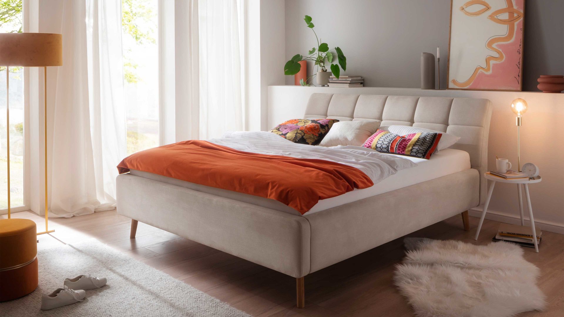 Polsterbett Meise.möbel aus Stoff in Beige Polsterbettgestell Mila mit Bettkasten, gestepptes Kopfteil beiger Flachgewebe-Bezug Capri 3723 - Liegefläche ca. 180 x 200 cm