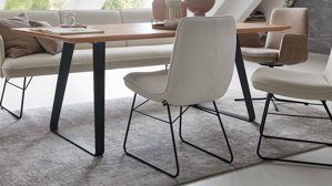 Polsterstuhl K+w polstermöbel aus Stoff in Weiß Esszimmerserie Base - Polsterstuhl weißer Bezug 940-30 & schwarzes Metall