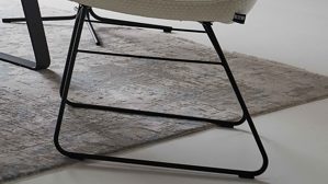 Polsterstuhl K+w polstermöbel aus Stoff in Weiß Esszimmerserie Base - Polsterstuhl weißer Bezug 940-30 & schwarzes Metall