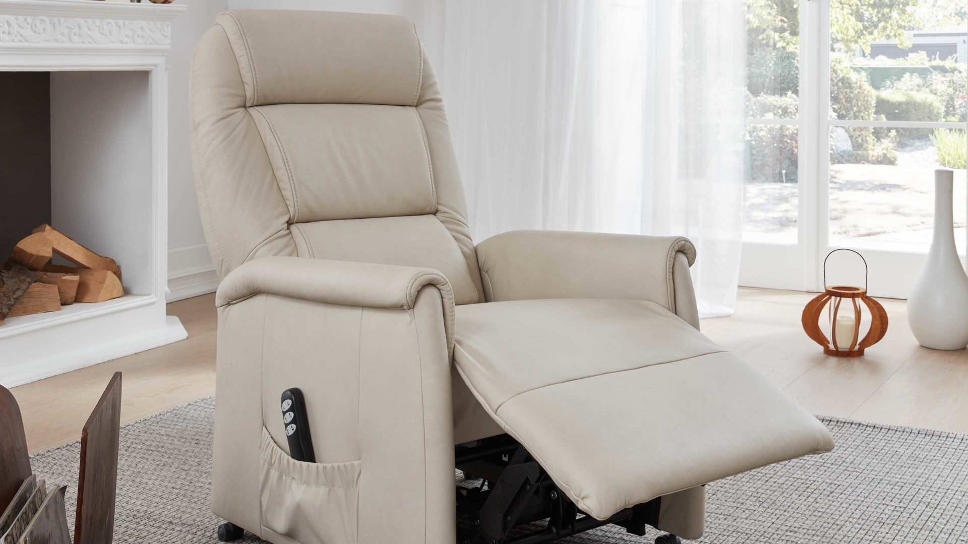 Fernsehsessel OrthoSedis aus Leder in Beige OrthoSedis 9773 - Fernsehsessel 25G motorisch mit Aufstehhilfe - klifffarbenes LongLife-Leder 24