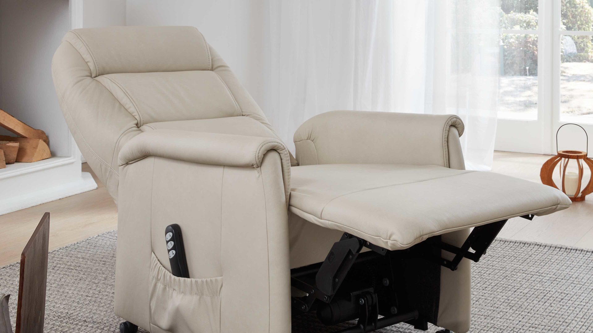 Fernsehsessel OrthoSedis aus Leder in Beige OrthoSedis 9773 - Fernsehsessel 25G motorisch mit Aufstehhilfe - klifffarbenes LongLife-Leder 24