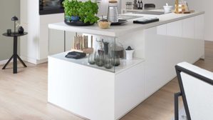 Einbauküche culineo® aus Holz in Weiß Culineo® Einbauküche C648 mit AEG Einbaugeräten Hochglanz Weiß - zweizeilig