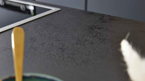 Einbauküche WERT KÜCHE® aus Holz in Holzfarben WERT KÜCHE® Mattea mit SIEMENS Einbaugeräten cognacbraune Eiche & Onyxschwarz - zweiteilig