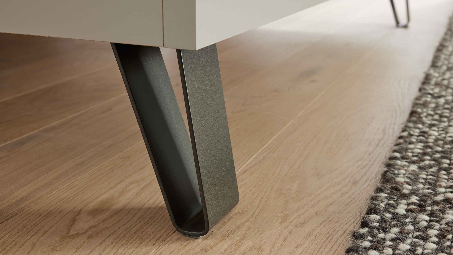 Komplettzimmer Interliving aus Holz in Hellgrau Interliving Schlafzimmer Serie 1032 – Komplettzimmer Kieselgrau & Weiß - vierteilig, Liegefläche ca. 180 x 200 cm