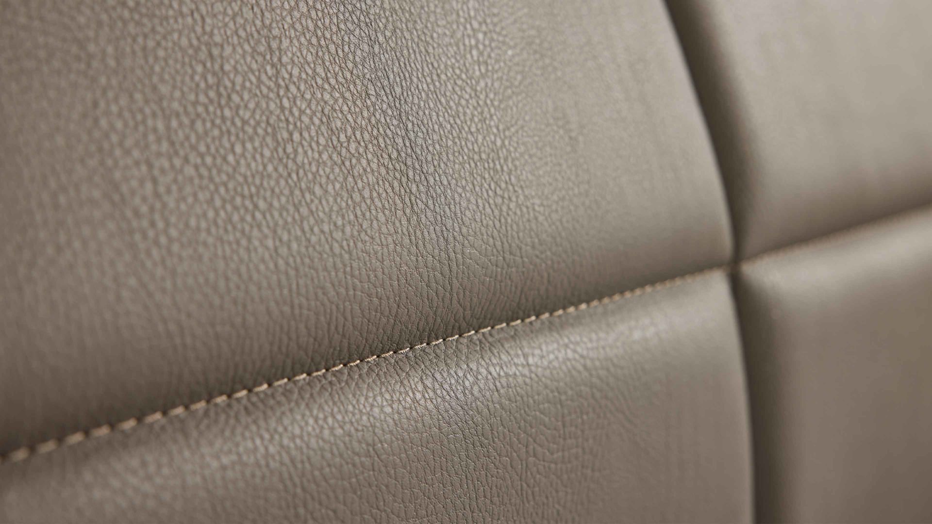 Komplettzimmer Interliving aus Holz in Hellgrau Interliving Schlafzimmer Serie 1032 – Komplettzimmer mit Wäschekommode Kieselgrau & Weiß - Liegefläche ca. 180 x 200 cm