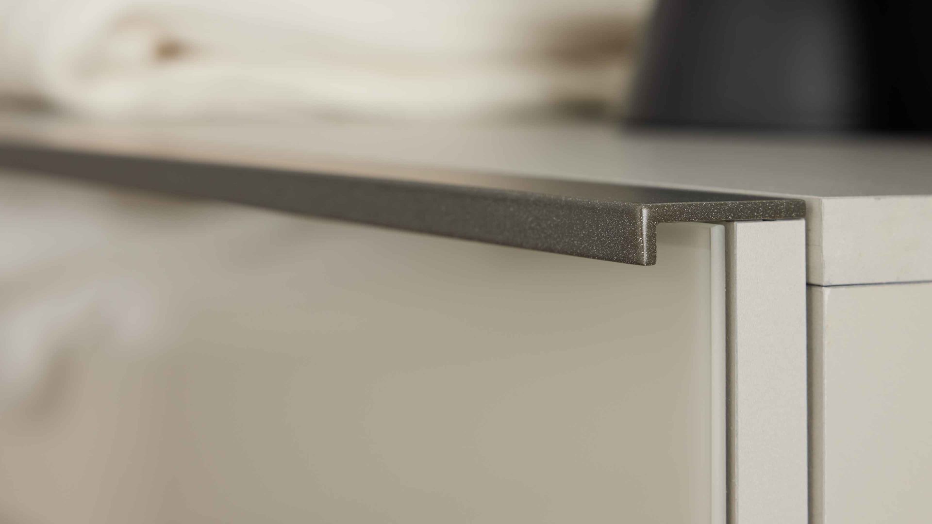 Komplettzimmer Interliving aus Holz in Weiß Interliving Schlafzimmer Serie 1032 – Komplettzimmer 006 Weiß & Kieselgrau - vierteilig, Liegefläche ca. 180 x 200 cm