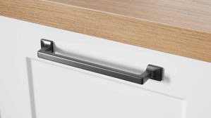 Einbauküche WERT KÜCHE® aus Holz in Weiß WERT KÜCHE® Vivien mit Constructa Einbaugeräten Satinweiß & Asteiche - Stellfläche ca. 457 x 300 cm