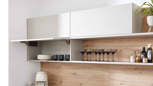 Einbauküche WERT KÜCHE® aus Holz in Hellgrau WERT KÜCHE® Mattea mit Side by Side Kühl-Gefrierkombi Kieselgrau & Wildeiche - zweiteilig