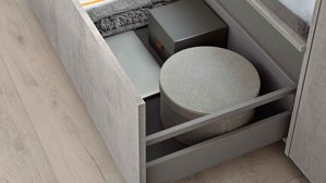 Einbauküche WERT KÜCHE® aus Holz in Grau WERT KÜCHE® Ella mit Miele Einbaugeräten quarzgrauer Beton - zweizeilig