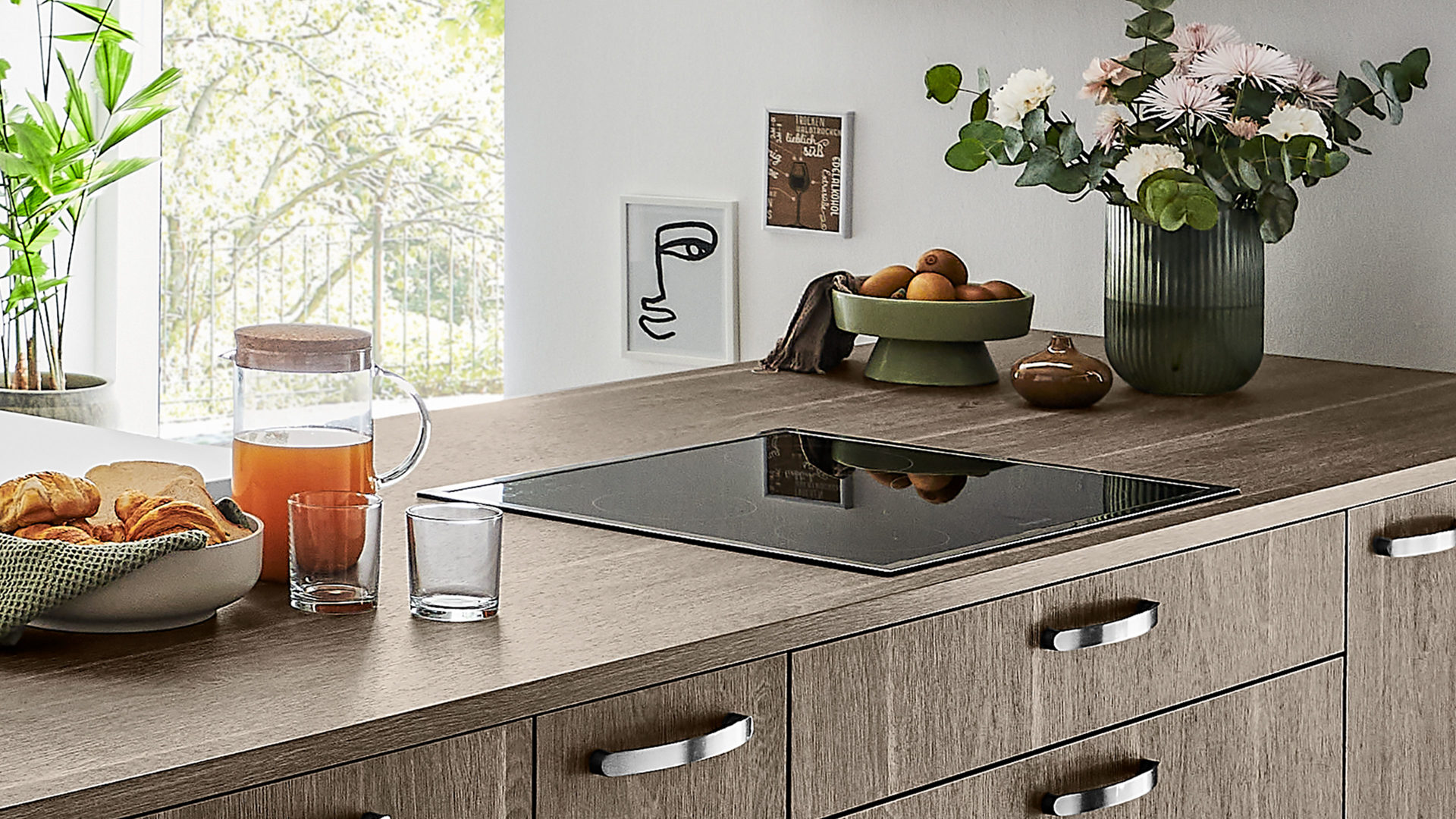 Einbauküche Nolte® küchen aus Holz in Weiß nolte® Einbauküche Manhattan Uni mit SIEMENS Einbaugeräten Weiß & Eiche Graphitsilber – zweizeilig