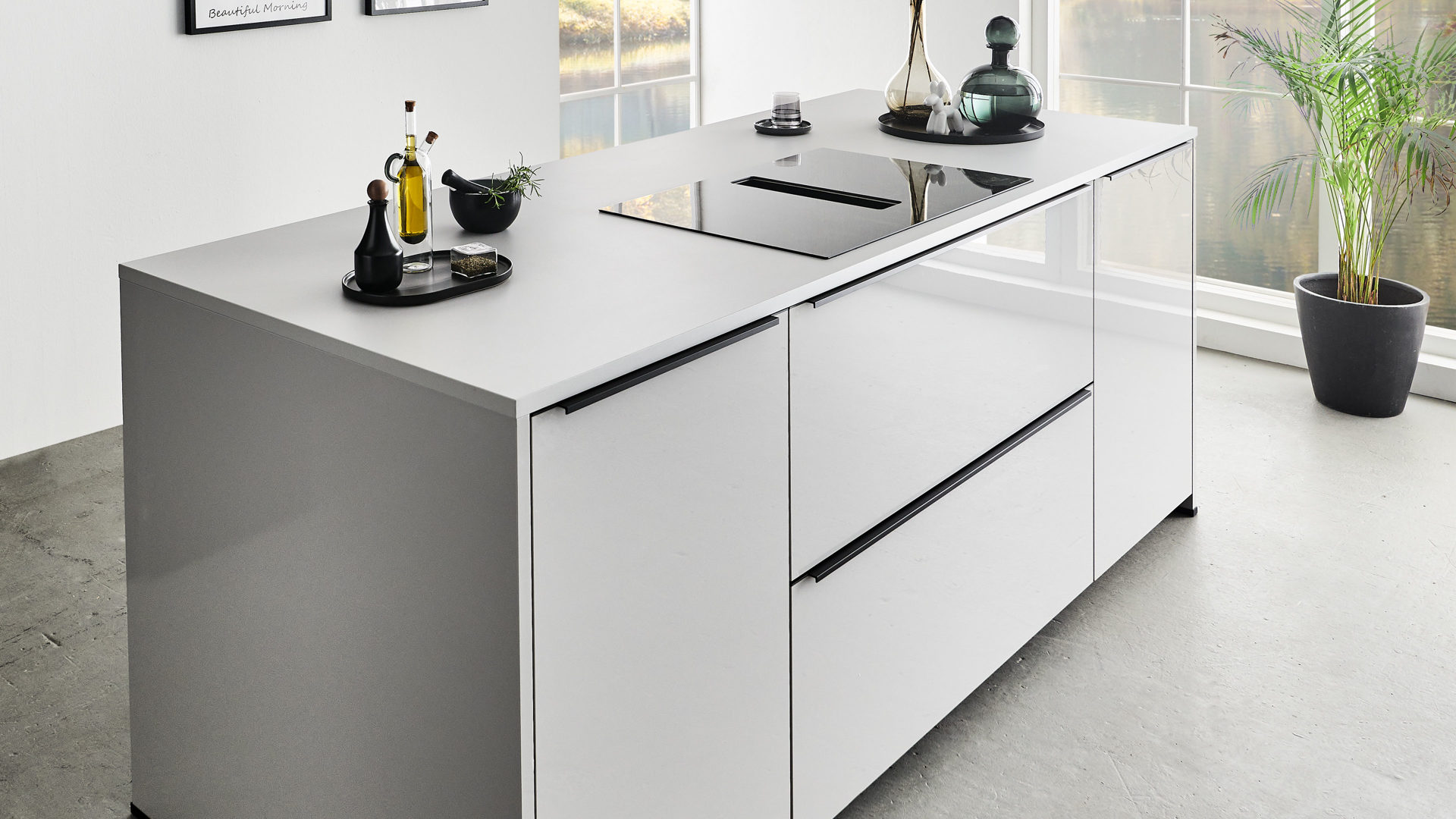 Einbauküche Nolte® küchen aus Holz in Hellgrau nolte® Einbauküche Lux mit privileg Einbaugeräten Platingrau & Eiche Nero – dreizeilig