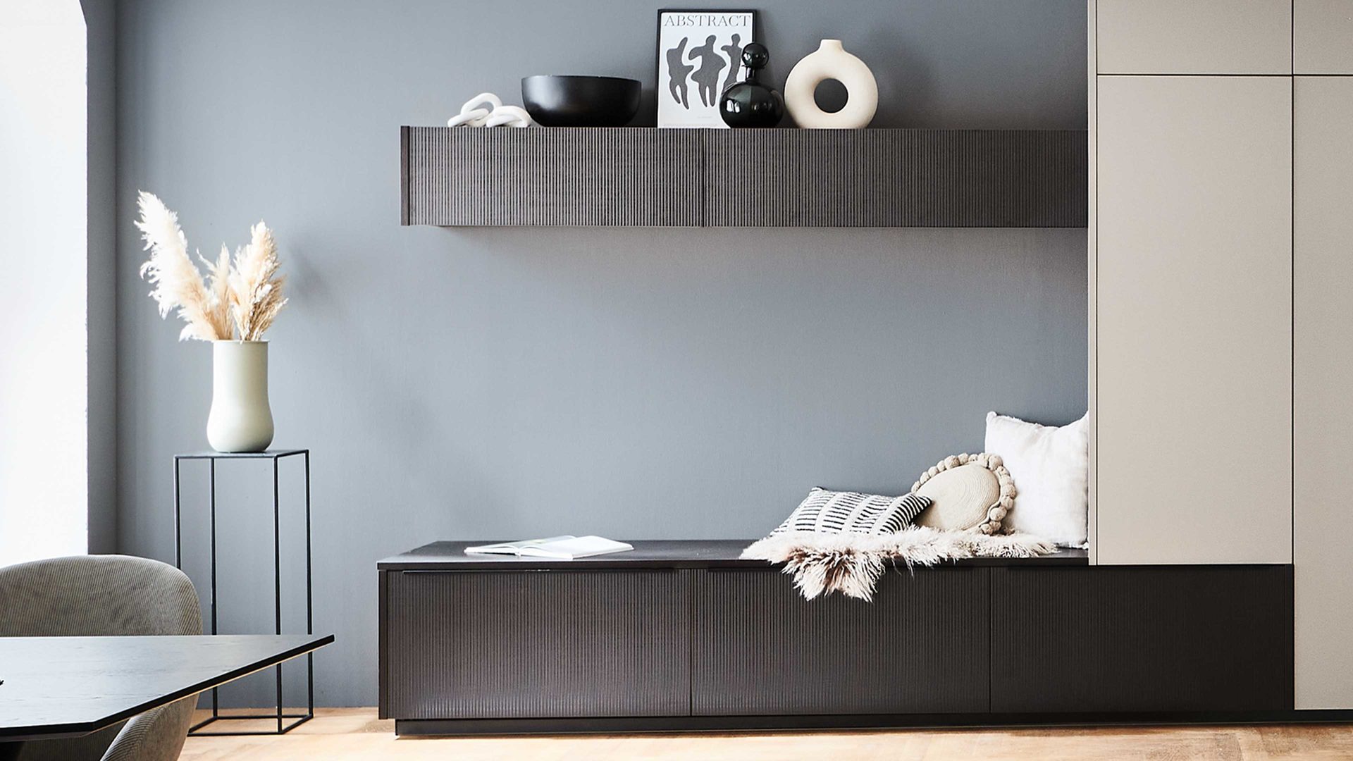 Einbauküche Nolte® küchen aus Holz in Dunkelbraun nolte® Einbauküche Artline mit AEG-Einbaugeräten Stripe Wood Coffee & Lava - zweizeilig