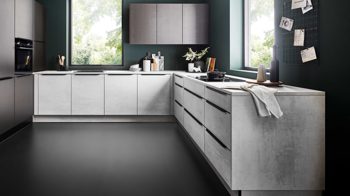 Einbauküche Nolte® küchen aus Holz in Weiß nolte® Einbauküche Stone mit SIEMENS-Einbaugeräten weißer Beton & Stripe Wood Coffee – Stellfläche ca. 385 x 279 cm