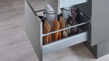 Einbauküche Nobilia® aus Holz in Dunkelgrau nobilia® Einbauküche Laser mit Constructa-Elektrogeräten Taupegrau & Marmor Venato Nero - Stellfläche ca. 368 x 215 cm