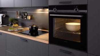 Einbauküche WERT KÜCHE® aus Holz in Schwarz WERT KÜCHE® Nora mit SIEMENS Einbaugeräten Lavaschwarz - Länge ca. 480 cm