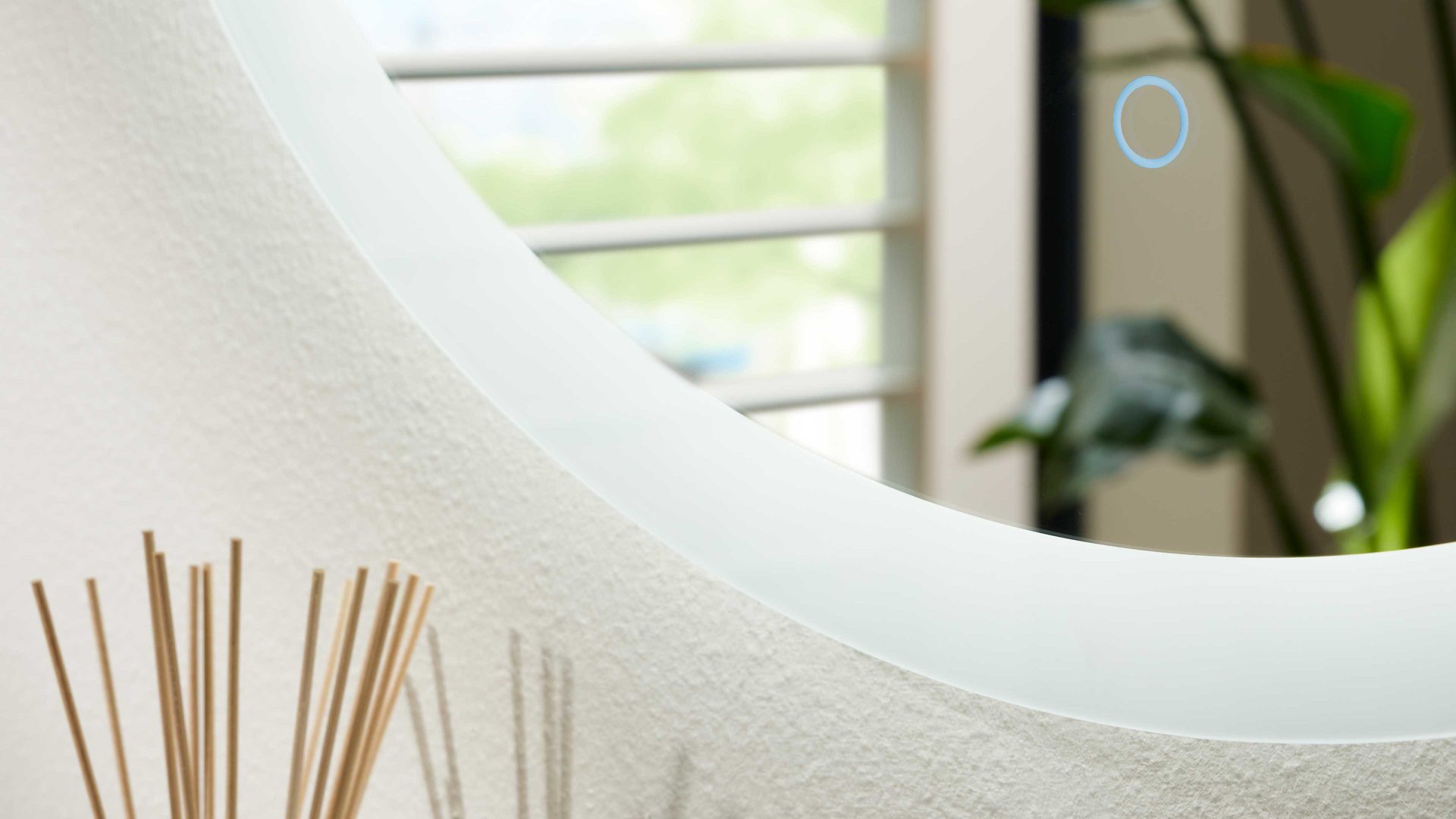 Badmöbel-Set Interliving aus Holz in Weiß Interliving Bad Serie 7357 - Badmöbel-Set mit Extras Alpinweiß & Eiche Havanna