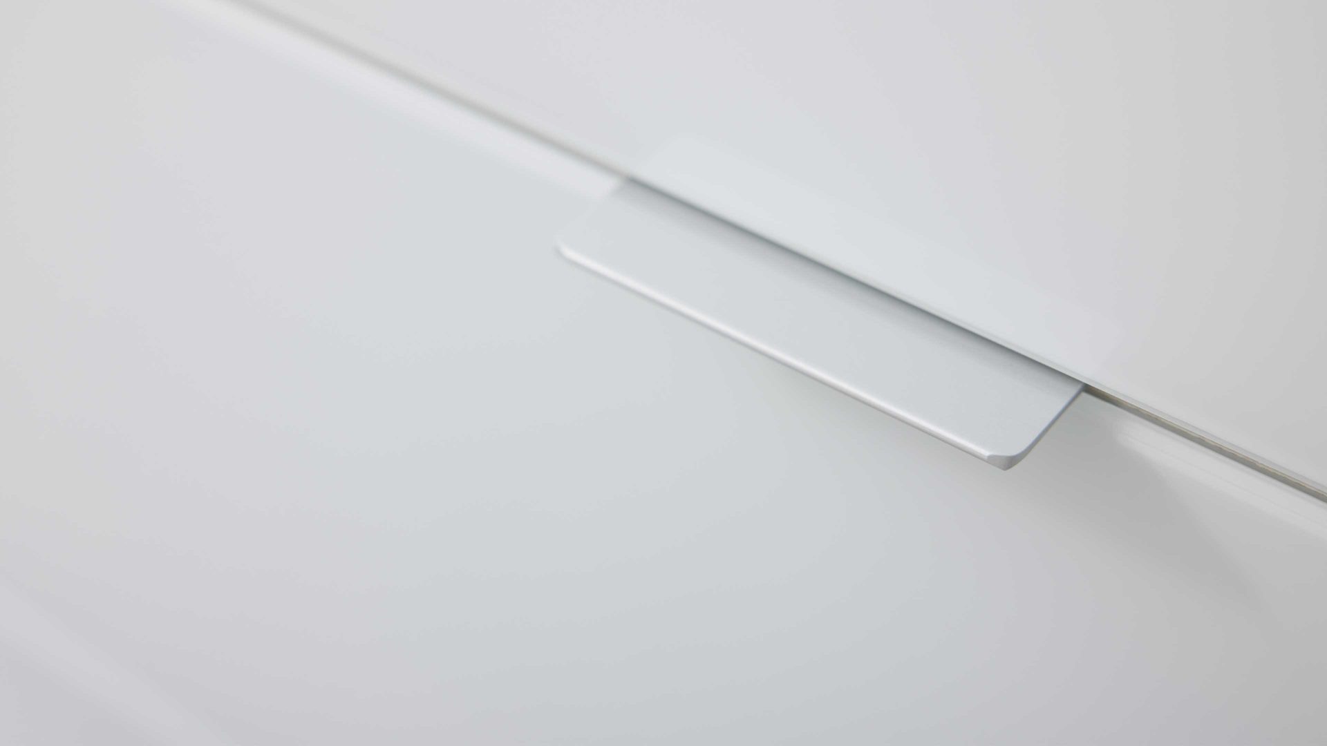 Nachtkommode Interliving aus Holz in Weiß Interliving Kleiderschrank Serie 1208 - Nachtkommode 86717 alpinweißes Glas & Artisan Eiche - zwei Schubladen, Breite ca. 40 cm