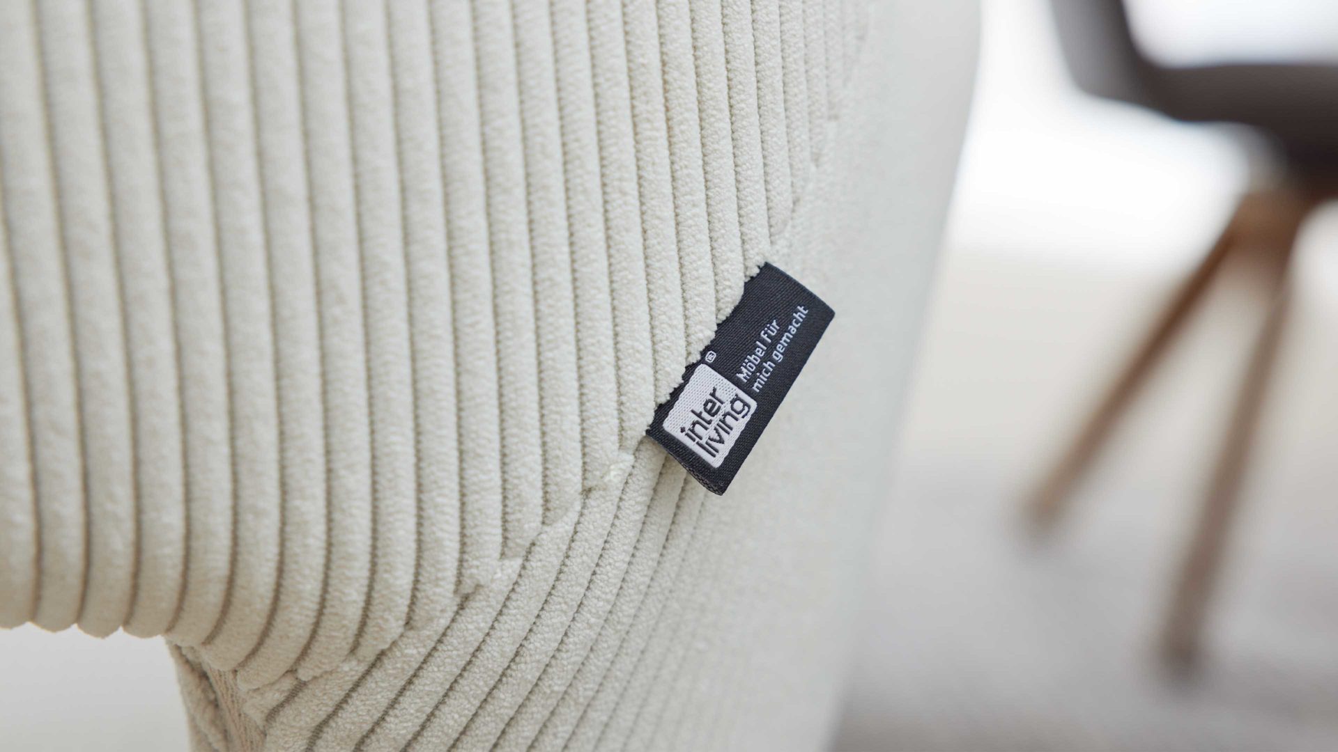 Vierfußstuhl Interliving aus Stoff in Weiß Interliving Esszimmer Serie 5605 – Armlehnstuhl 2272-47 cremeweißer Cord Rebel & Eiche