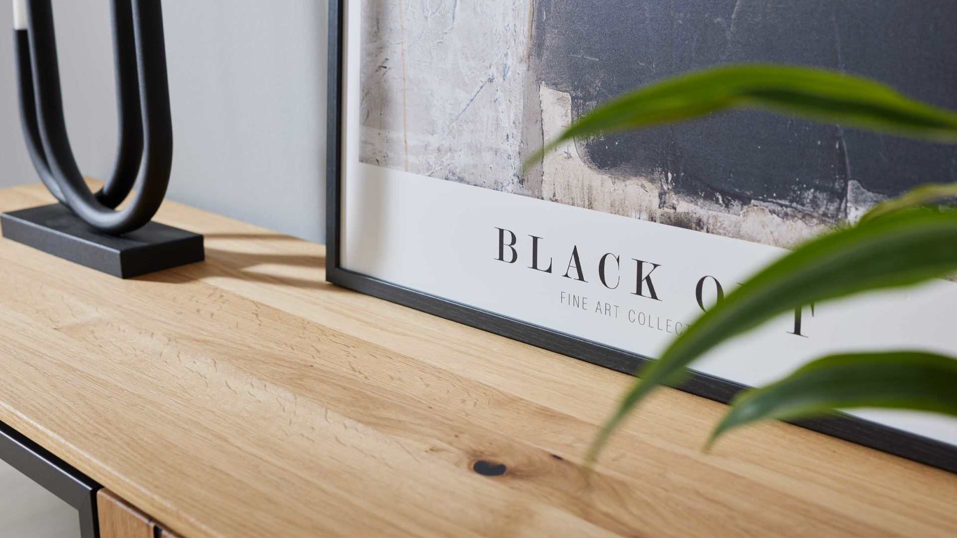 Highboard Interliving aus Holz in Dunkelgrau Interliving Esszimmer Serie 5605 – Highboard quarzgrauer Lack & Charakter-Eiche - fünf Türen, zwei Schubladen, Breite ca. 86 cm