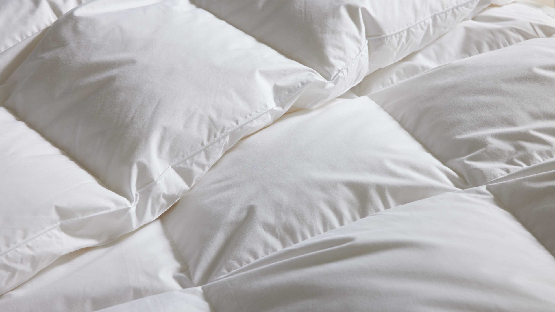 Daunendecke Interliving aus Stoff in Weiß Interliving Bettdecke Serie 9204 - Daunendecke als Winterbett warm, ca. 960 g Daunen - ca. 155 x 200 cm