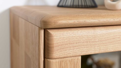 Vitrine Interliving aus Holz in Holzfarben Interliving Wohnzimmer Serie 2028 - Vitrine Wildeiche - zwei Türen, Breite ca. 62 cm