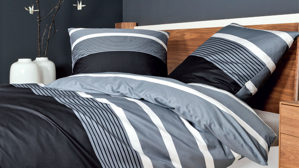 Bettwäsche-Set Janine® aus Naturfaser in Grau J. D. Bettwäsche-Set silberfarbener Mako-Satin – zweiteilig, ca. 155 x 200 cm