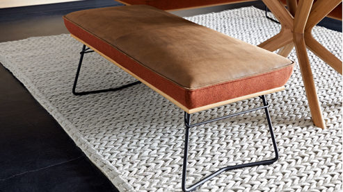 Polsterhocker Koinor aus Leder in Braun KOINOR Dining System - Hockerbank muskatfarbenes Leder India & cognacfarbener Loden 39 - Länge ca. 130 cm