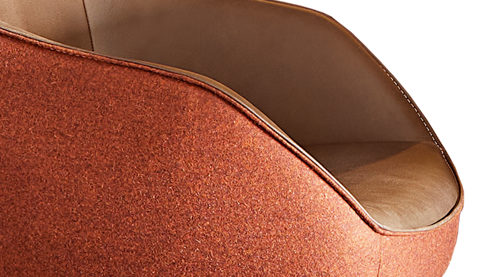 Polsterstuhl Koinor aus Leder in Braun KOINOR Dining System - Armlehnstuhl muskatfarbenes Leder India & cognacfarbener Loden 39