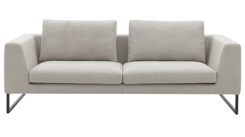 2,5-Sitzer Roomio® aus Stoff in Beige Roomio® No. 4101- 2,5-Sitzer sandfarbener Bezug Simply Clean & schwarze Kufenfüße 380 MK - Länge ca. 210 cm