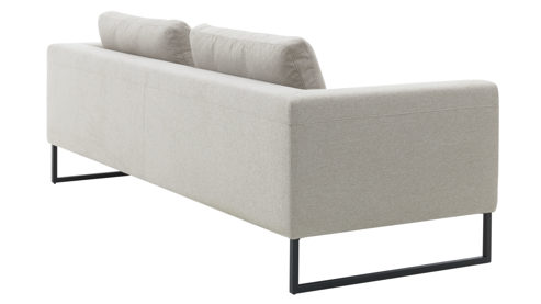 2,5-Sitzer Roomio® aus Stoff in Beige Roomio® No. 4101- 2,5-Sitzer sandfarbener Bezug Simply Clean & schwarze Kufenfüße 380 MK - Länge ca. 210 cm