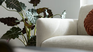 2,5-Sitzer Roomio® aus Stoff in Weiß Roomio® No. 4104 - 2,5-Sitzer naturfarbener Strukturbezug Yelda & Holzfüße 1103 HFEG - Länge ca. 172 cm