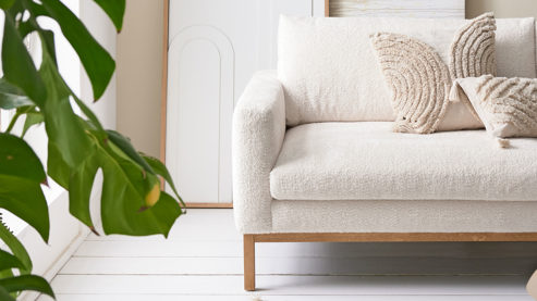 Bigsofa Roomio® aus Stoff in Weiß Roomio® No. 4105 - Bigsofa weißer Stoffbezug Shaun & Holzfüße 1118 HREG - Länge ca. 228 cm