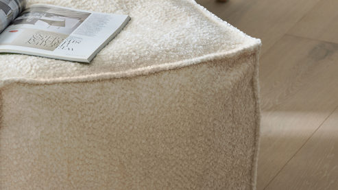 Polsterhocker Roomio® aus Stoff in Weiß Roomio® No. 4121 - Hocker weißer Stoffbezug Shaun - ca. 86 x 86 cm