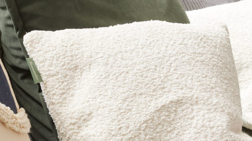 Kissenbezug /-hülle Roomio® aus Stoff in Weiß Roomio® Kissenhülle No. 9402 weißer Bouclé - ca. 60 x 60 cm