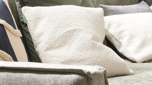 Kissenbezug /-hülle Roomio® aus Stoff in Weiß Roomio® Kissenhülle No. 9402 weißer Bouclé - ca. 60 x 60 cm