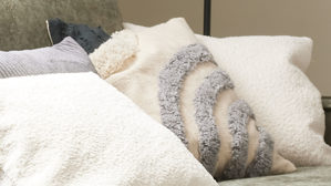 Kissenbezug /-hülle Roomio® aus Stoff in Schwarz Roomio® Kissenhülle No. 9408 Baumwollbezug mit graphischem Muster - ca. 45 x 45 cm