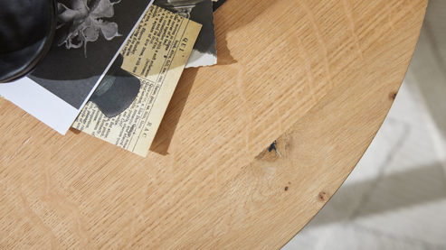 Couchtisch Roomio® aus Holz in Holzfarben Roomio No. 2002 - Couchtisch Eichefurnier & schwarzes Mangoholz - Durchmesser ca. 65 cm