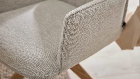 Tischgruppe Interliving aus Holz in Holzfarben Interliving Esszimmer Serie 5102 – Essgruppe im Skandi-Style Eiche Bianco & leinenfarbener Jacquard Lodge L07 - siebenteilig