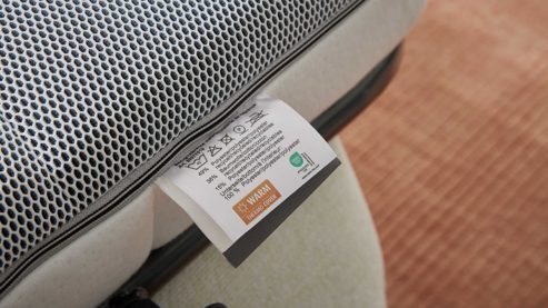 Schlafsofa Interliving aus Stoff in Weiß Interliving Schlafsofa Serie 4700 - Schlafsofa 160LÄ naturweißes Flachgewebe Cyber & schwarze Aluminiumfüße - Breite ca. 228 cm