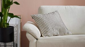 Schlafsofa Interliving aus Stoff in Weiß Interliving Schlafsofa Serie 4700 - Schlafsofa naturweißes Flachgewebe Cyber & schwarze Aluminiumfüße - Breite ca. 208 cm