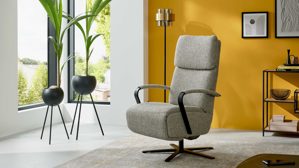 Relaxsessel Interliving aus Stoff in Hellgrau Interliving Sessel Serie 4565 silberfarbener Webstoff Jazz & schwarzer Sternfuß