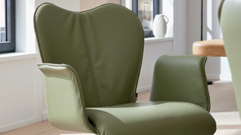 Tischgruppe Interliving aus Leder in Grün Interliving Esszimmer Serie 5115 - Essgruppe in warmen Tönen moosgrüner Webstoff Sneak 59, jadegrünes Leder LD7830, anthrazitfarbenes Metall & astige Eiche