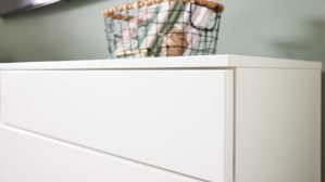 Wohnwand Interliving aus Holz in Weiß Interliving Wohnzimmer Serie 2031 - Wohnlösung EB27001 Tonweiß & graues Glas - Länge ca. 270 cm