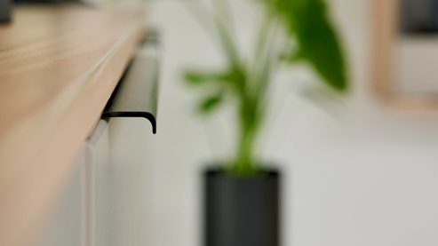 Highboard Interliving aus Holz in Grau Interliving Wohnzimmer Serie 2032 - Highboard B18071 Grau & Risseiche - vier Türen, Breite ca. 180 cm