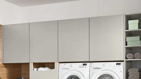 Einbauküche Interliving aus Holz in Grau Interliving Küche Serie 3087 - Hauswirtschaftsraumlösung Platingrau & Eiche Ventura – Stellfläche ca. 190 x 275 cm